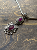 Pendentif en rubis à deux pierres, filigrane, design ethnique féminin, argent sterling 925, qualité extrême, bijoux pour toutes occasions, vente en gros Inde