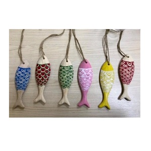 Pez decorativo de madera 100% Natural para niños, juguete Multicolor, decoración del hogar, pared colgante segura - Product Image 3