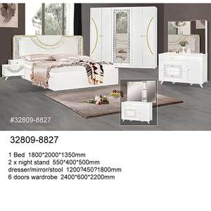 Lujoso y moderno dormitorio 32809-8827 - Product Image 1