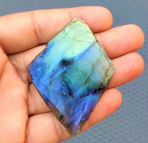 1 pièce de pierres précieuses en Labradorite naturelle de forme irrégulière, polies, rugueuses, de qualité supérieure, spécimen de pierre de jardin - Product Image 2