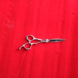 Ciseaux de coupe de cheveux de barbier de haute qualité de 6 pouces avec outil de beauté en acier inoxydable avec poignée Dragon avec lame droite tranchante - Product Image 2