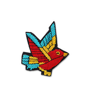 Broche en soie indienne brodée à la main, badge créatif amusant et simple en forme de hirondelle - Product Image 5