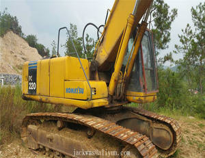 Excavatrice Komatsu d'occasion, bon prix, modèle PC220-6 - Product Image 2