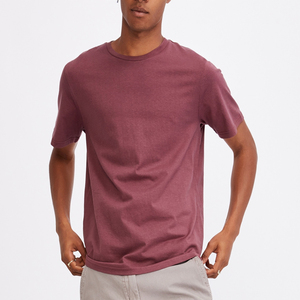 Camiseta Henley de verano azul claro premium OEM para hombre, personalizada con impresión de logotipo y diseño. - Product Image 2