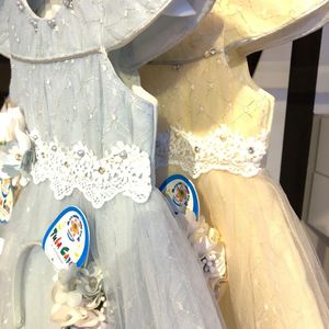 Nouvel ensemble de robe élégante en satin à imprimé floral pour filles Robe de bal fantaisie de style princesse pour mariage et fête d'anniversaire - Product Image 6