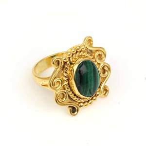 Meilleure vente belle lunette lisse 10x14mm en malachite véritable or 18 carats en argent sterling vermeil bague de mariage de créateur faite à la main - Product Image 2