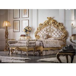 Cama de Madera de Teca Estilo Francés con Mesa de Noche, Cama Dorada Tamaño Queen con Mesitas de Noche, Cama de Madera Estilo Barroco con Mesitas de Noche - Product Image 1