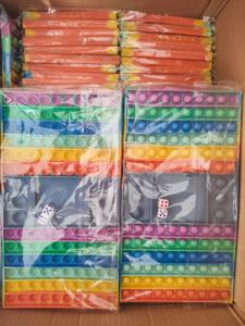 Rompecabezas sensorial de gran tamaño para amigos, juguete para jugar con burbujas, arcoíris, tablero de ajedrez - Product Image 3