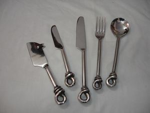 Ensemble de couverts de luxe moderne et élégant en métal réutilisable, couteau, fourchette, cuillère, couverts de voyage pour une utilisation en cuisine - Product Image 3