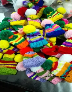 Sombrero de punto hecho a mano con estilo unisex para adultos diseño único de botella de vino estilo Punchay Perú - Product Image 1