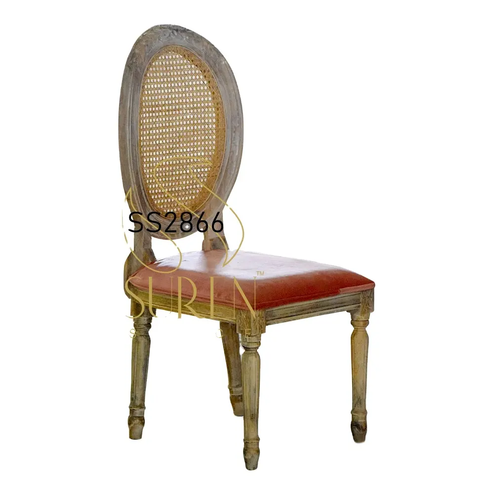 Mayorista de alta calidad de silla de madera de mango con respaldo de caña natural para mesa de comedor disponible con logotipo personalizado
