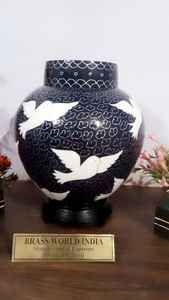 Urna de cremación de pájaro en casa para adultos, suministros funerarios de latón, Brassworld, India - Product Image 4