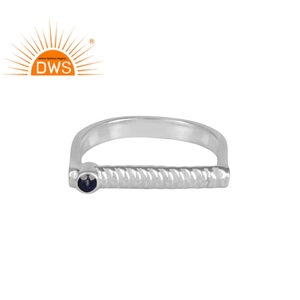 Bague en argent sterling torsadé faite à la main, tendance, avec pierre précieuse abstraite et saphir bleu, pour mariage, anniversaire, fête - Product Image 1