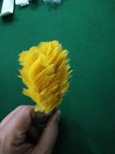 Custom Made Yellow Hackle Plume para sombreros Patrón teñido - Product Image 4