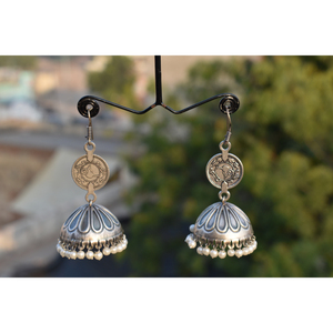 Boucles d'oreilles jhumka ghungro en laiton, aspect argent, style indien, dernière mode 2025, pour femmes et filles - Product Image 3
