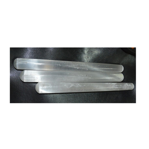 Varitas de Masaje Suaves de Selenita, Talladas y Grabadas con Motivos de Amor y Feng Shui - Product Image 1