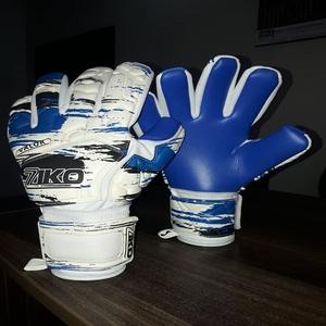 Gants de gardien de but professionnels en latex allemand 4 mm, marque Top Goz, Sialkot, Pakistan - Product Image 1
