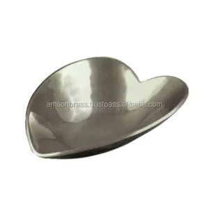 Hot Selling Aluminum Metal Heart Shape Serving Dishes Plates Eco-Friendly Decorative Dish