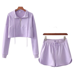 Ensemble de hauts courts actifs deux pièces pour femmes personnalisées de haute qualité sweat à capuche court et short en gros - Product Image 1