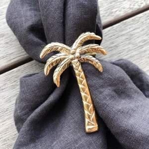 Anneaux de serviette en aluminium faits à la main de haute qualité, uniques, attrayants et créatifs, pour la décoration de table de mariage et de fête, écologiques, en stock - Product Image 3