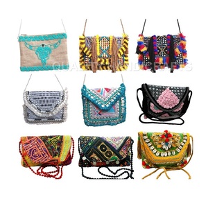 Vente en gros Banjara bohème sac de jute fabriqué à la main multicolore brodé artisanat indien de qualité avec doublure en coton Festivals - Product Image 6