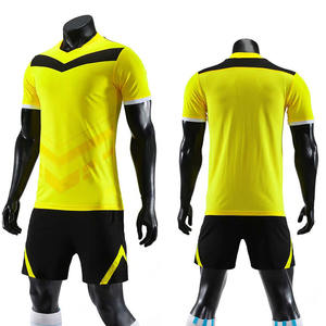 Camiseta de Fútbol Personalizada de Secado Rápido, Anti-UV, Transpirable, 100% Poliéster, Servicio OEM, Venta al por Mayor, Manga Corta, Números y Nombres Personalizados - Product Image 4