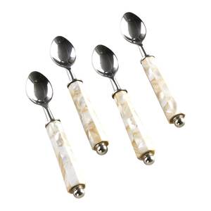 Ensemble de couverts cuillère en acier inoxydable faits à la main en finition polie avec poignée en nacre parfait pour un repas élégant - Product Image 1