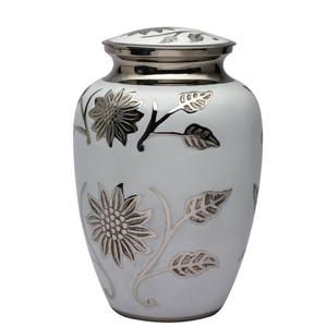 Urna de cremación de flor grabada monarca con acabado de níquel - Product Image 1