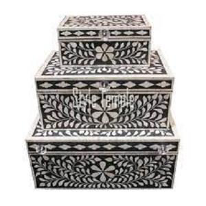 Boîte cadeau artisanale carrée en os de chameau et résine, pour bijoux, vente en gros, fabriquée et exportée d'Inde - Product Image 2