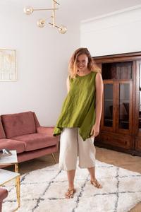 Rehaussez votre garde-robe avec cette robe-veste sans manches en mélange de lin, col carré, taille cintrée, couleur vert foncé, longueur mini, pour femme, idéale pour l'été et les occasions formelles. - Product Image 5
