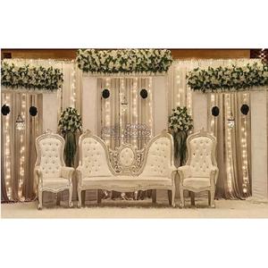 Juego de Sofás Plateados Estilo Francés para Bodas, Sofá Elegante para Novios, Sofá de Ensueño para Escenario de Boda, California, Irlanda - Product Image 1