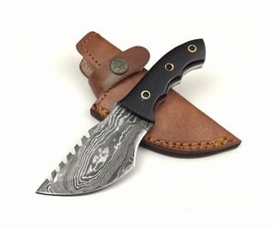 Tracker personnalisé en acier damas fait à la main couteau de frappe avec manche en corne de bois lame D2 meilleure qualité d'utilisation industrielle prise en charge OEM - Product Image 4