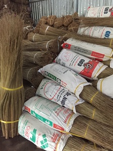 Material para Hacer Escobas de Coco/ Palos de Coco para Escoba - Product Image 4