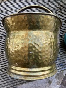 ACMI CB021 Seau à charbon en métal doré martelé pour barbecue Poignée portable pour l'intérieur et l'extérieur Rangement élégant Couleur personnalisable - Product Image 5