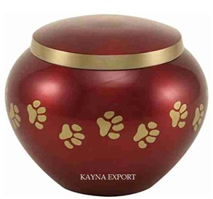 Urna Funeraria para Mascotas con Huella de Pata Dorada sobre Rojo, Urna de Metal de Primera Calidad con Marcas de Patas para Cenizas de Mascotas, Urna Pet Odyssey para Venta al por Mayor a Precio Económico - Product Image 1