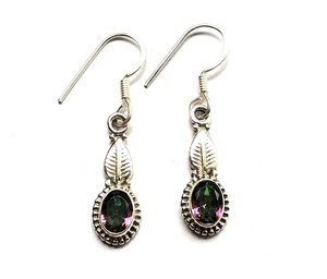 Roxi — boucles d'oreilles pendantes en argent 92.5 fait à la main, pierres grenat rouge - Product Image 1