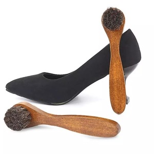 Brosse à chaussures en bois d'érable à long manche Brosse à chaussures de danse de qualité bricolage Nettoyage et brillance du crin Brosse tampon OEM personnalisable - Product Image 1