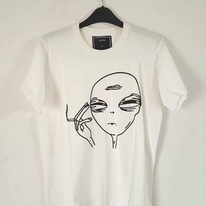 เสื้อยืดผู้ชาย ผ้าฝ้าย 100% ทรงลำลอง ใส่สบาย ระบายอากาศได้ดี ผ้าถัก คอทรงโอ แขนสั้น พิมพ์ลายตัวอักษรดิจิทัล - Product Image 6