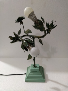 Iron T-Lite Holder Metal Decoración del hogar con tema floral Producto de regalo Técnica de soldadura - Product Image 3