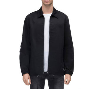 การพิมพ์สกรีนปักแบบกําหนดเองแจ็คเก็ตโค้ชกันน้ําน้ําหนักเบาแจ็คเก็ตกันฝนไนลอนแบบกําหนดเอง - Product Image 1