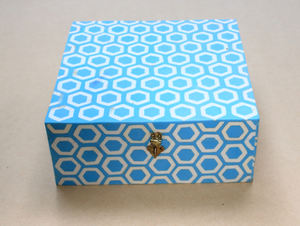 Caja de joyería con incrustaciones de resina decorativas - Product Image 3