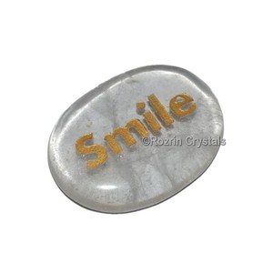 Avec une bonne qualité de Quartz gravé pierre de guérison de mot de sourire: Quartz de cristal gravé mot de sourire pierre de guérison à vendre - Product Image 1
