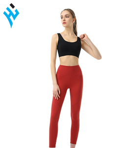 Ensemble de yoga sans couture pour femme : Soutien-gorge de sport et leggings taille haute, rouge et noir, 2 pièces, couleur unie, crop top dos nageur, séchage rapide - Product Image 1