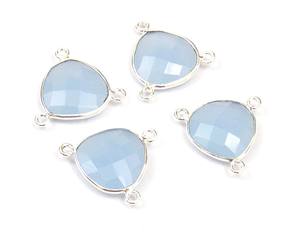 Piedra preciosa de Calcedonia azul con triple fianza chapada en plata Forma de corazón Fabricación de joyas Conector de bisel de enlace - Product Image 1