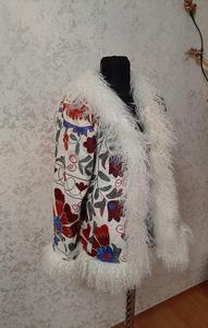Veste en peau de mouton Suzani faite à la main spectaculaire, broderie florale, manches longues, veste d'hiver pour femmes - Product Image 3