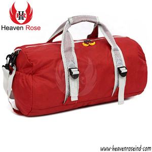 Sac de voyage de sport léger à logo personnalisé, polochon étanche en PVC et nylon de grande capacité pour la salle de sport, la randonnée et l'entraînement en plein air - Product Image 3