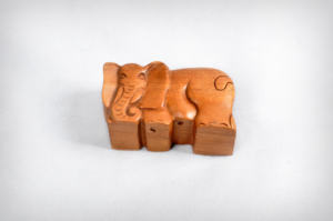 Boîte à bijoux faite à la main en bois massif Design personnalisé d'Indonésie Bois sculpté pour le stockage et l'emballage Carton emballé - Product Image 2