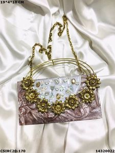 Bolso de mano nupcial artesanal de diseño para mujer, con patrón floral hecho a mano en resina, Craftstages International, hecho en India. - Product Image 2