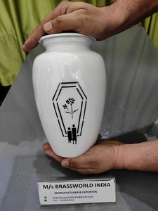 Urna de cremación para adultos completamente hecha a mano de aluminio con diseño pintado a mano Brassworld India Suministros funerarios - Product Image 2