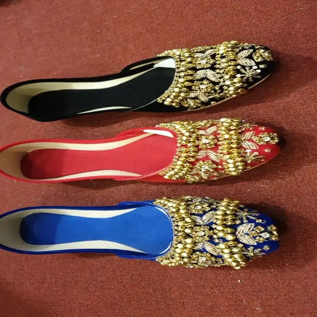 最高のデザイン女性のための手作りのkhussa靴/高品質の女性の靴/女の子のためのスタイリッシュなkhussa